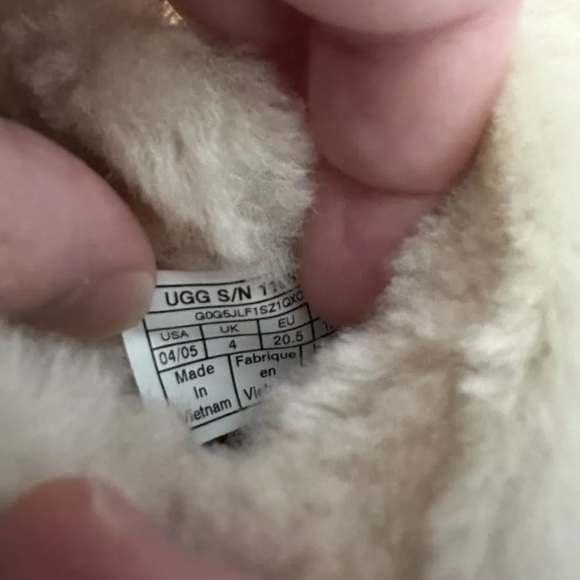 UGG Baby Lassen slip on boots 1103501l size USA 04/05 - Picture 5 of 6